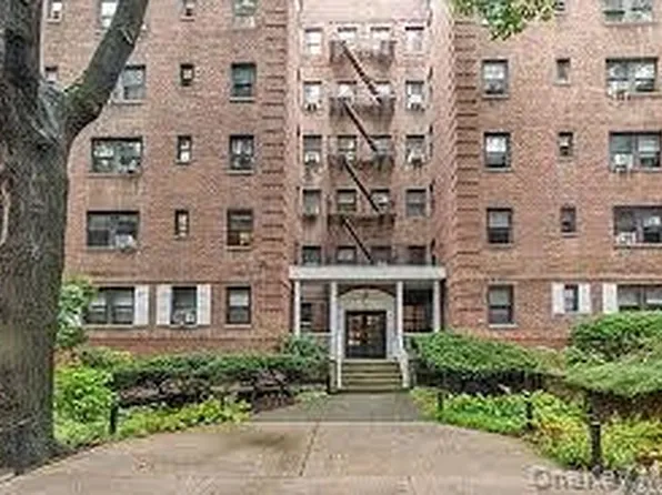 8375 118th St APT 4H, Jamaica, NY 11415