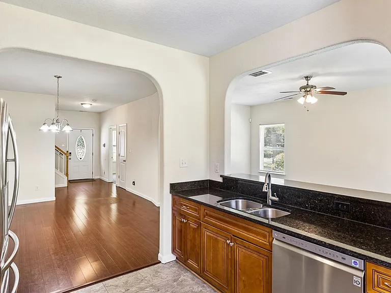 5003 Clifton St — Photo 19