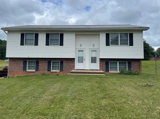 323 Rainbow Dr, Galax, VA 24333