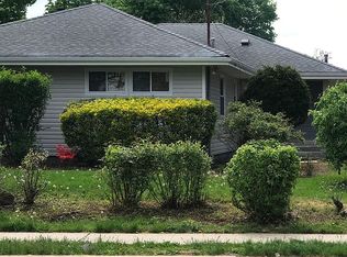 64 William St, Hempstead, NY 11550