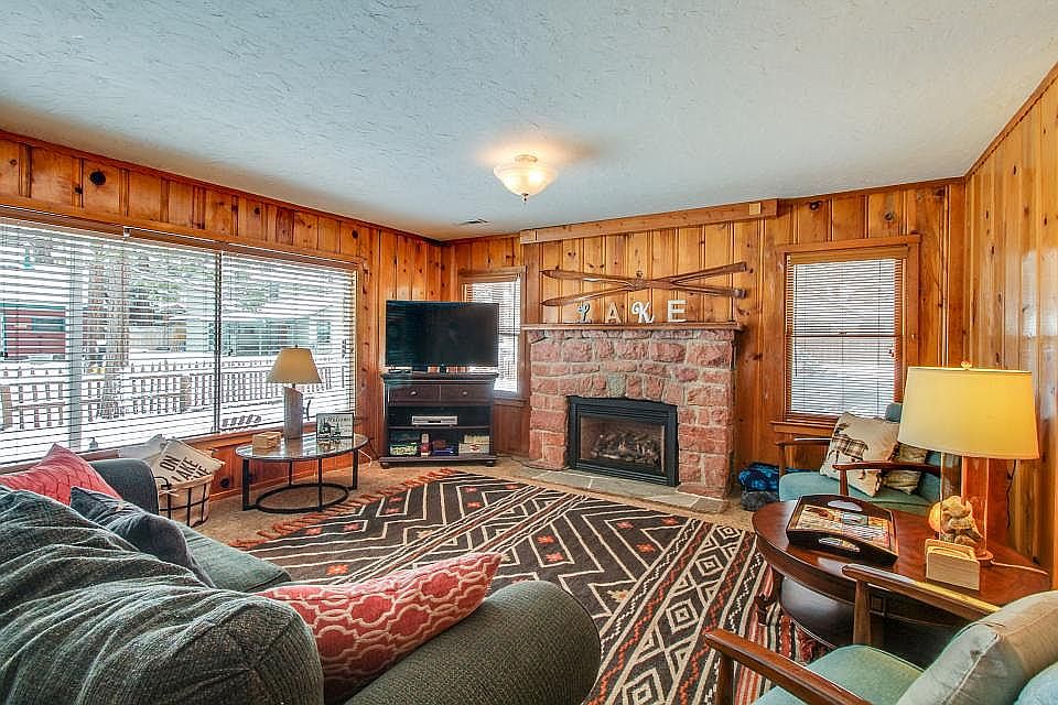 1st image of 809 Merced Ave