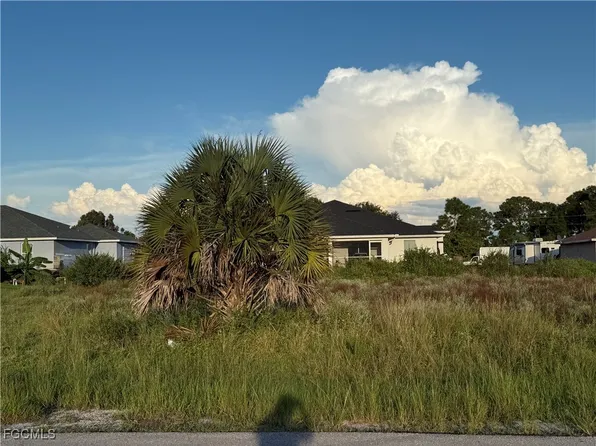 2127/2129 Snead Dr, Lehigh Acres, FL 33973