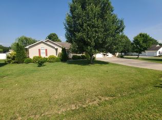 1110 Oakcrest Ln, Dexter, MO 63841