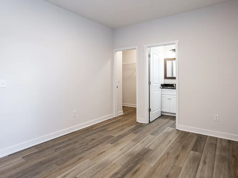 728 Parkway Ave — Photo 16