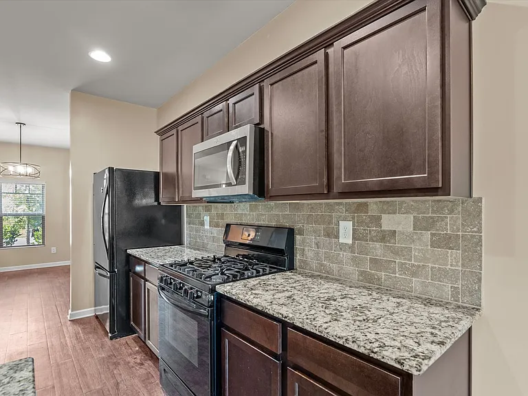4704 Southwind Rd — Photo 22