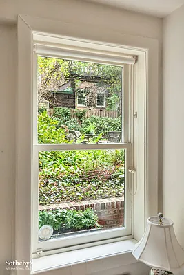 Sold by Sotheby's International Realty | media 32