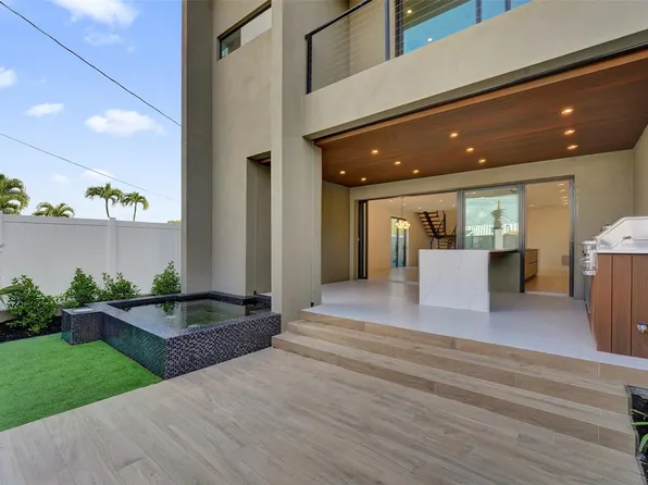 1527 NE 15th Avenue, Fort Lauderdale, FL 33304