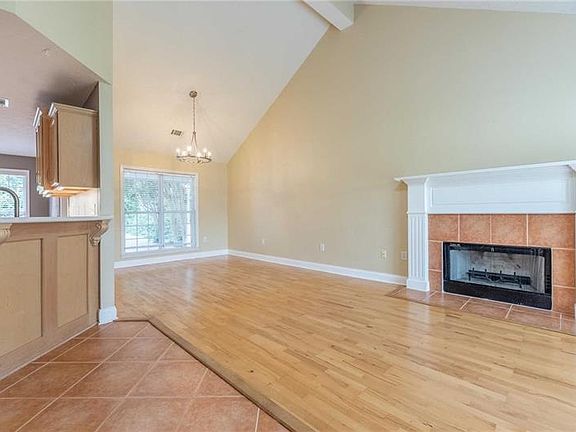5th image of 340 Lee Road 504