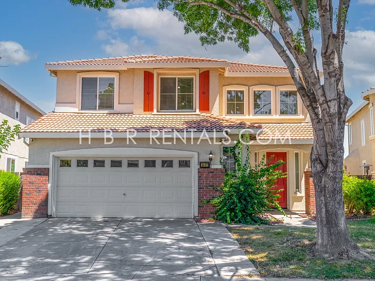 2417 Veneto Ln — Photo 1