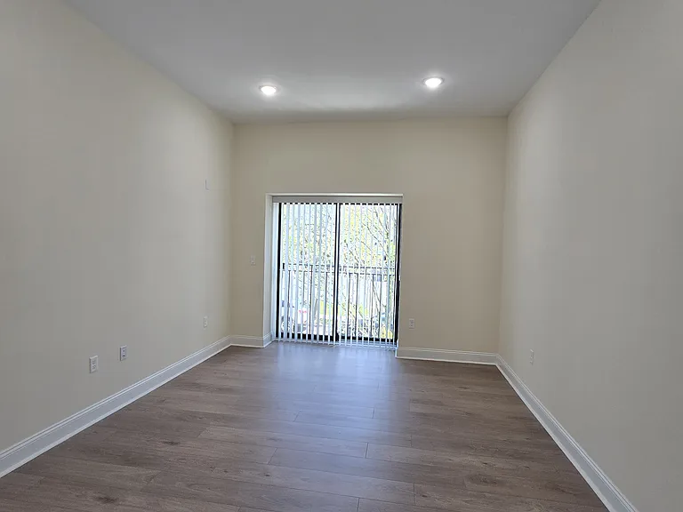 512 Kearny Ave #201 — Photo 7