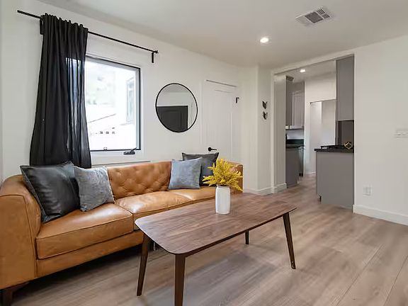 4th image of 500 E Avenue 39 #B