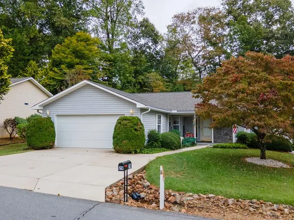 29 Cove Xing, Franklin, NC 28734