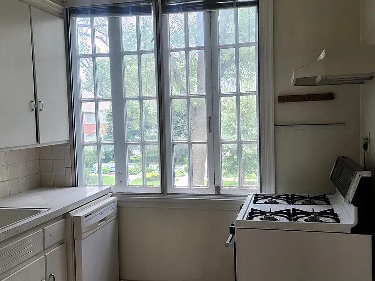 1806 D St #4 — Photo 6