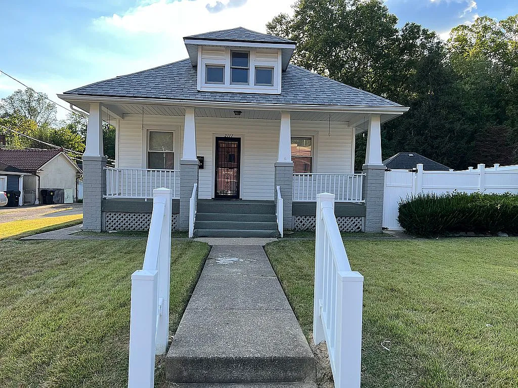 2117 Baird Ave photo 1