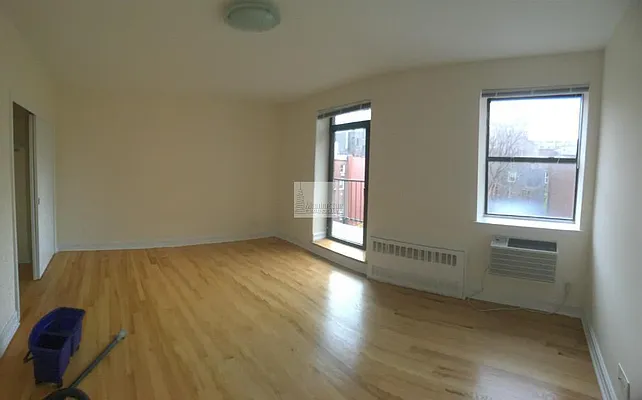 Rented by Manhattan Connection | media 39