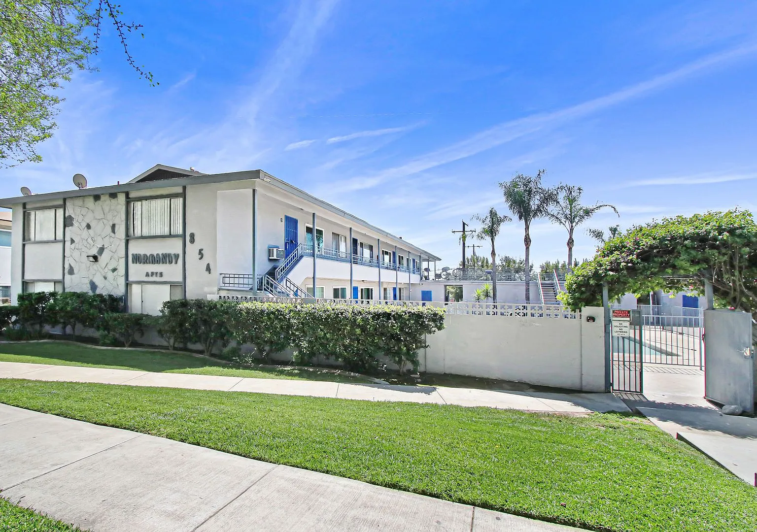 854-856 Orchid Ct. — Photo 1