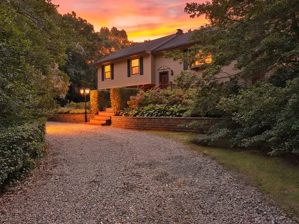 2 Robin Road, Sandwich, MA 02563