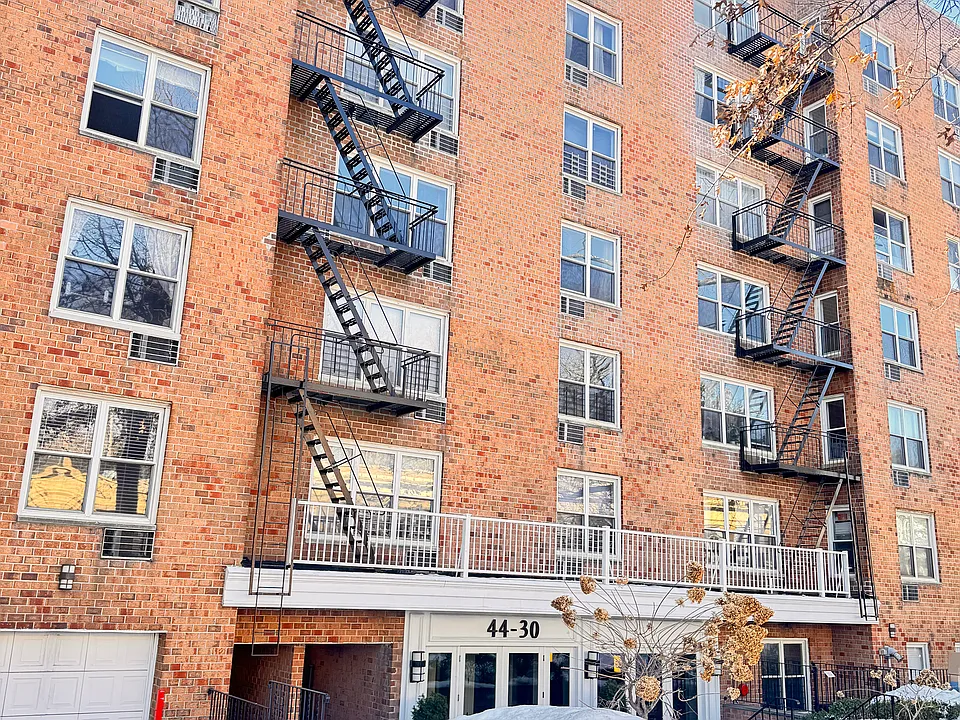 4430 Douglaston Pkwy #4J