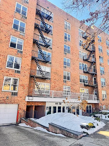 4430 Douglaston Pkwy Photo 1