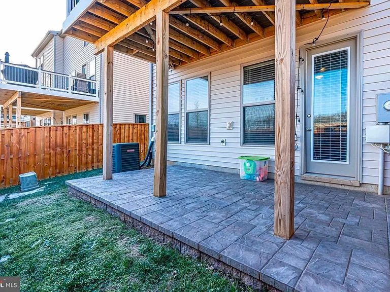 42440 Dogwood Glen Sq — Photo 41
