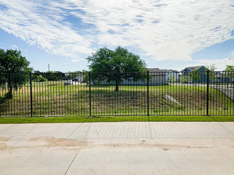 Artesian Springs Xing — Photo 61