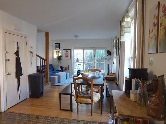 2nd image of 418 N 32nd St Unit 2