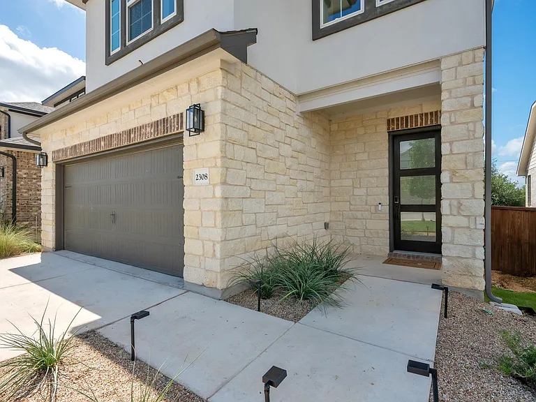 2308 Sawdust Dr — Photo 2