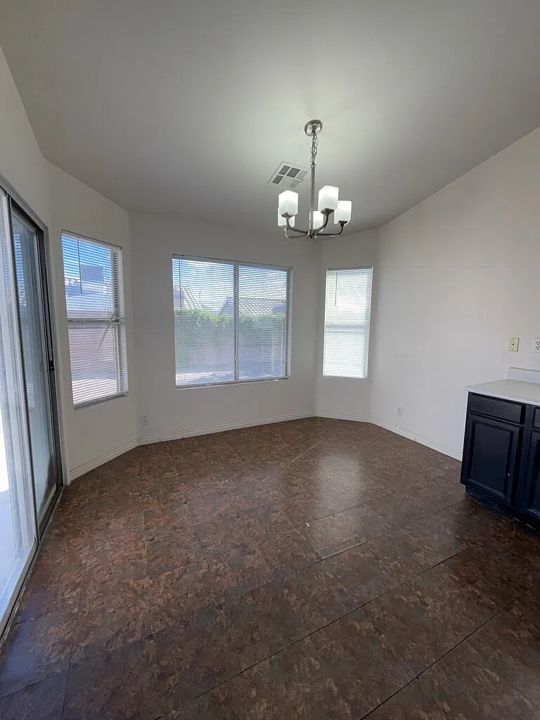 3 bed, 2.0 bath, 1314 sqft, $1,950 — Photo 3