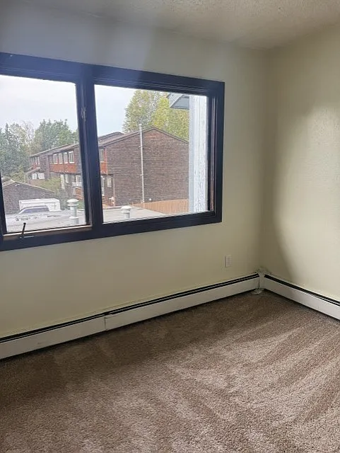 3 bed, 1300 sqft, $2,200 — Photo 3