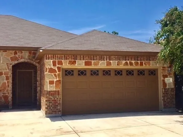 933 Brown Rock Dr, New Braunfels, TX 78130