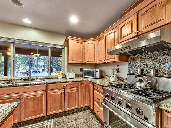 4th image of 1076 Bijou St