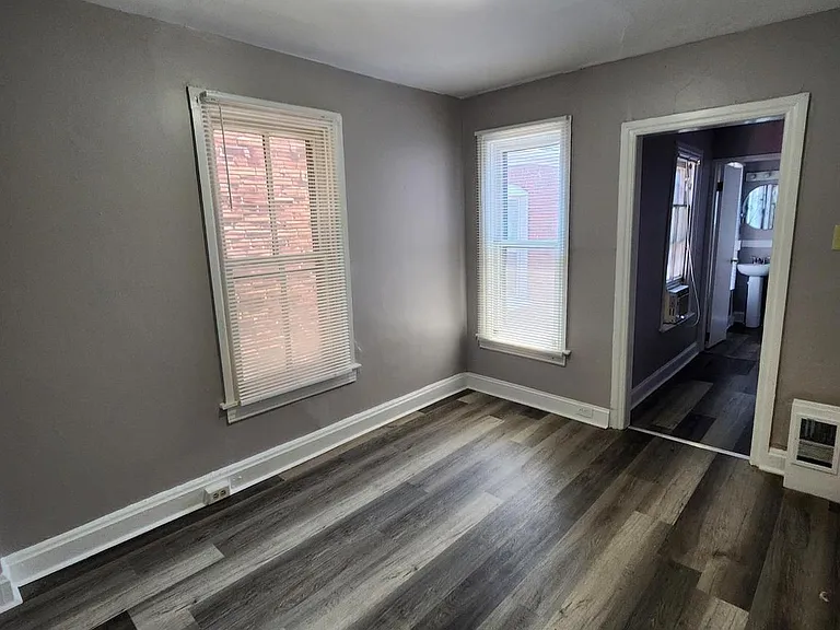 625 George St — Photo 18