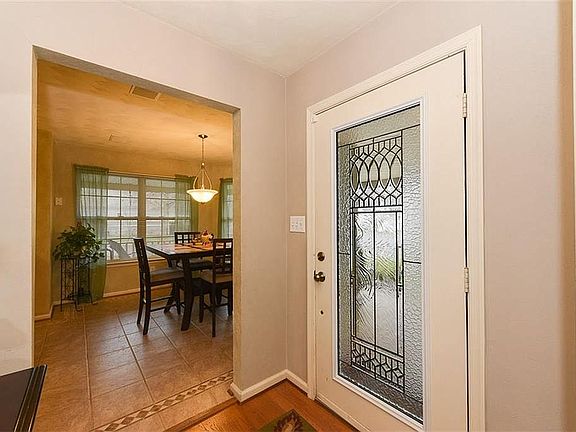 5th image of 100 Lake Pointe Dr