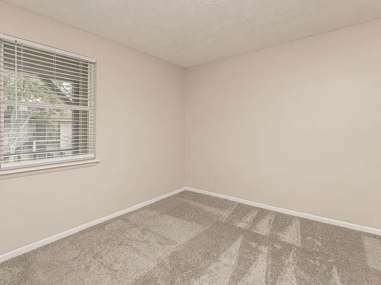 Oasis Club Apartments — Photo 55