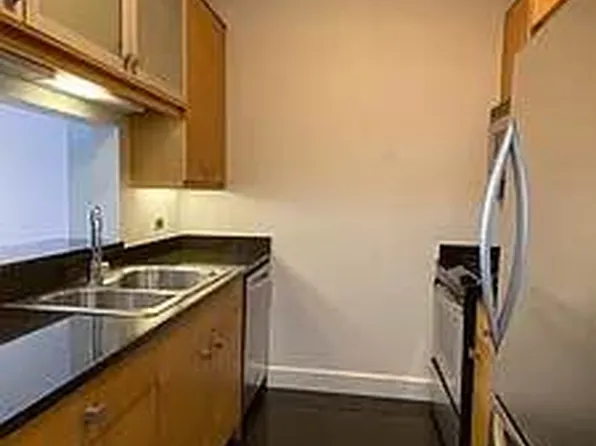 120 Riverside Boulevard 8D image 3 of 12