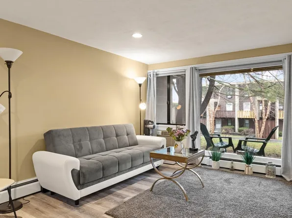 315 Neponset St APT 59, Norwood, MA 02062