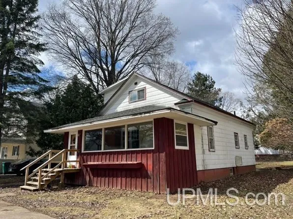 116 Iron St, Crystal Falls, MI 49920