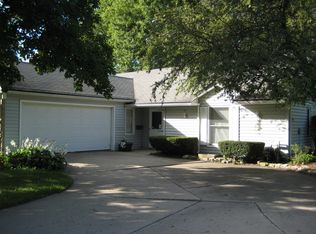 31 Woodcliff Dr, Montgomery, IL 60538