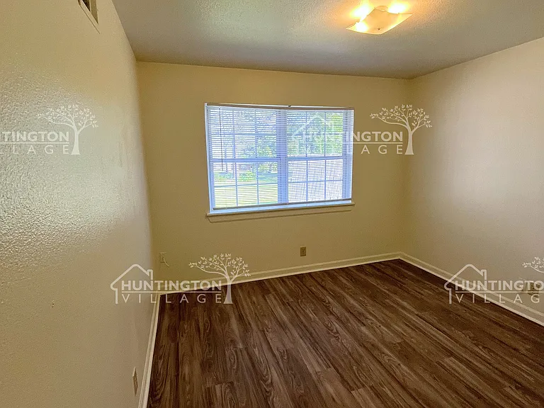 711 Olmstead St — Photo 8
