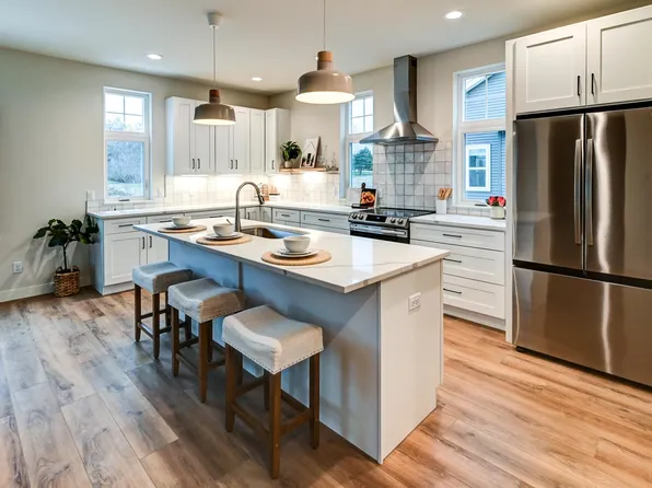 5812 Divine St, Madison, WI 53718