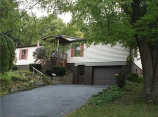 E 1st Ave, Derry, PA 15627