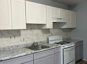 59 Mountain View Ave