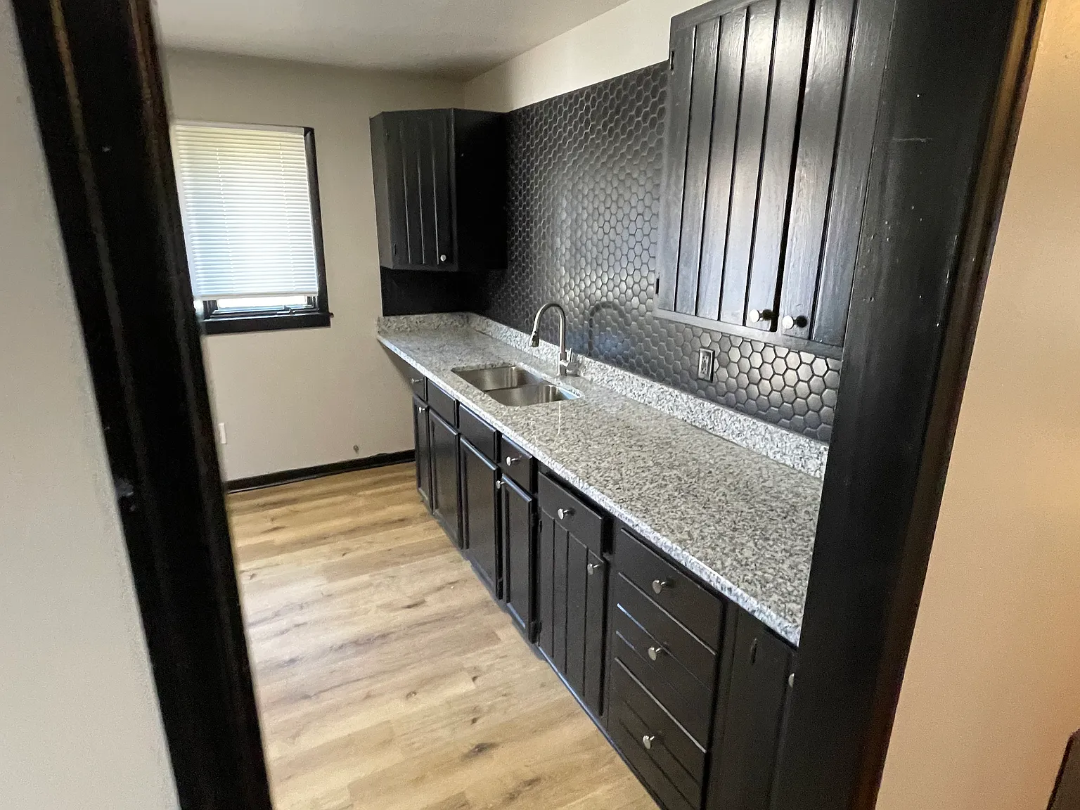 3 bed, 960 sqft, $1,525 — Photo 3