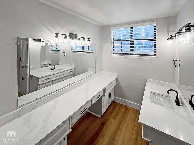 1215 Spring Lake Dr — Photo 23
