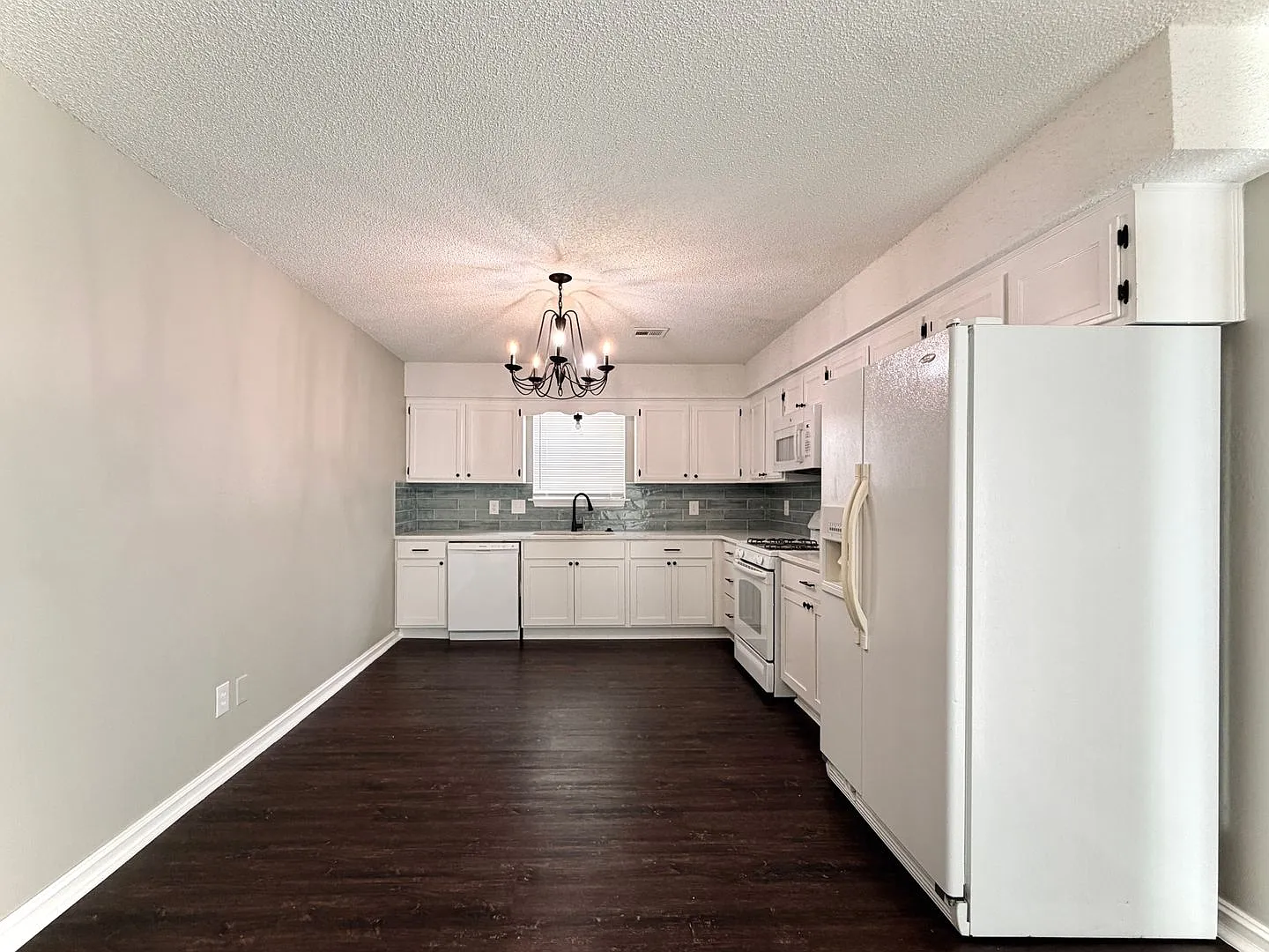 Freshly Remodeled and Move-In Ready in Glenpool — Photo 4