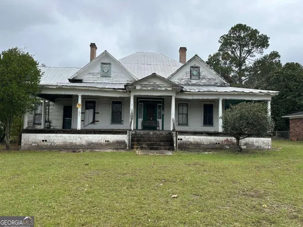 307 N Grady St, Claxton, GA 30417