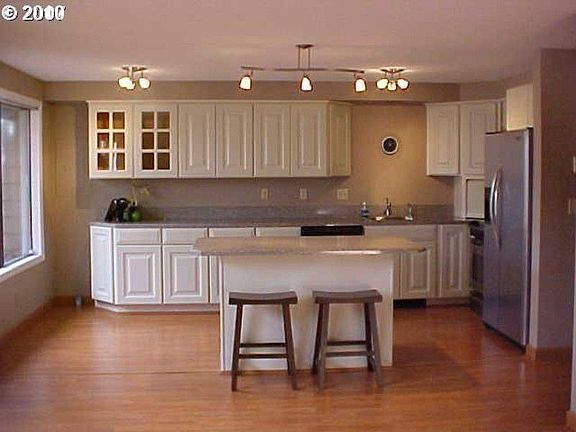 2nd image of 617 SE 121st Ave APT 18