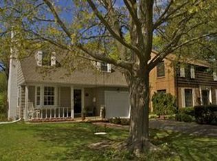 910 Pleasant Ave, Highland Park, IL 60035