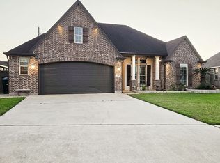 152 Sterling Ridge Dr, Nederland, TX 77627