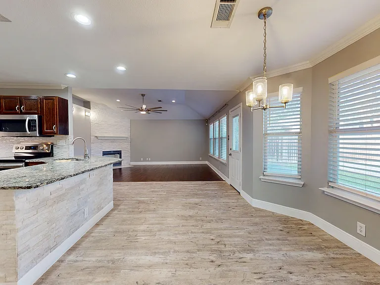 1009 Crimson Cove Dr — Photo 19